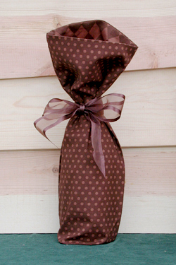 Brown Dot Wine Bag